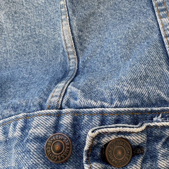 Vintage Levi's Light Blue Denim Jacket - Picture 5 of 5
